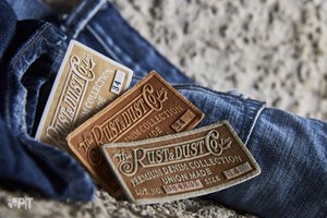 90% người mặc quần jeans đều không biết miếng da đằng sau cạp quần có công dụng gì