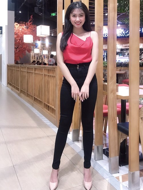 Quần Skinny màu đen lưng cao D6875