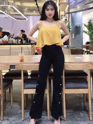 Quần ống loe màu đen đính cúc viền DV6718