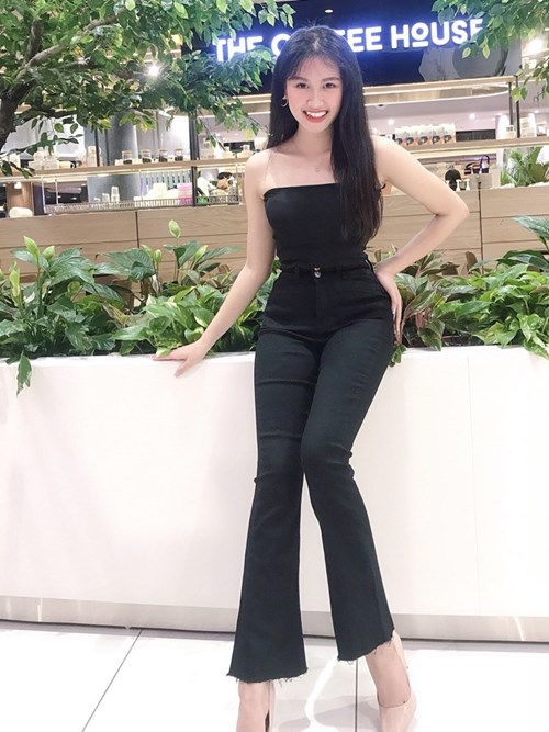 Quần ống loe màu đen trơn DV6831