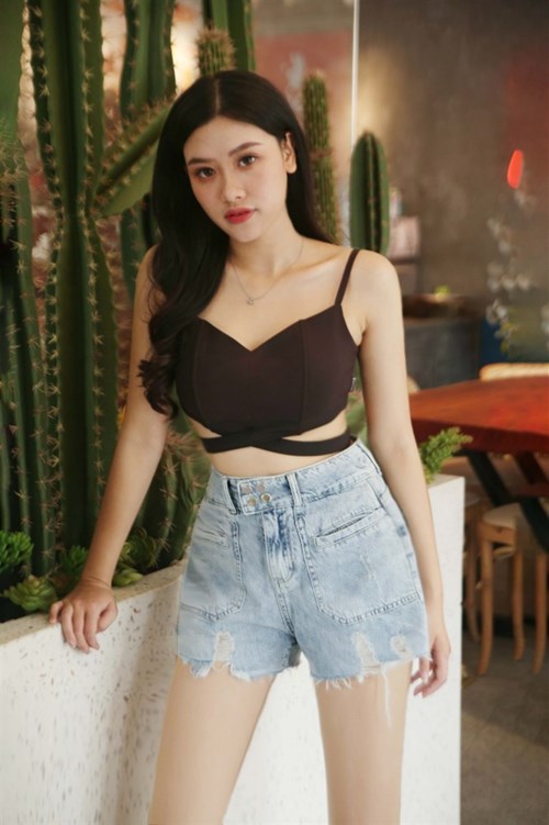 Short jean phong cách